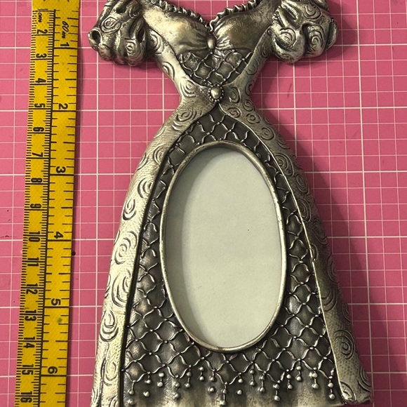 Welforth Silver Dress Photo Frame - Picture 2 of 15